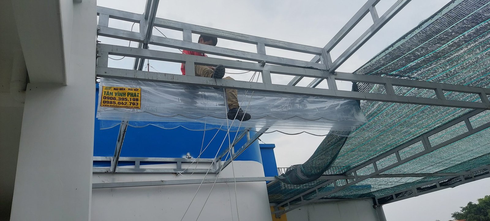 Lắp đặt mái xếp lượn sóng đẹp theo yêu cầu tại TPHCM 11 20221106 161051 1 scaled