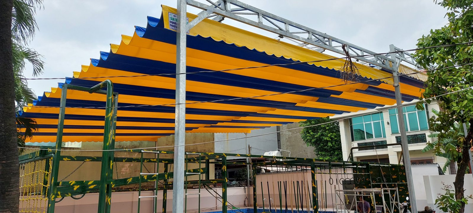 Lắp đặt mái xếp lượn sóng đẹp theo yêu cầu tại TPHCM 2 mai-xep-di-dong-Tan-Vinh-Phat